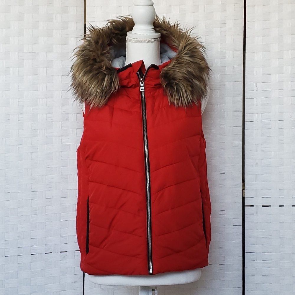 GAP Primaloft Luxe Fur Trim Puffer Vest - Picture 3 of 6